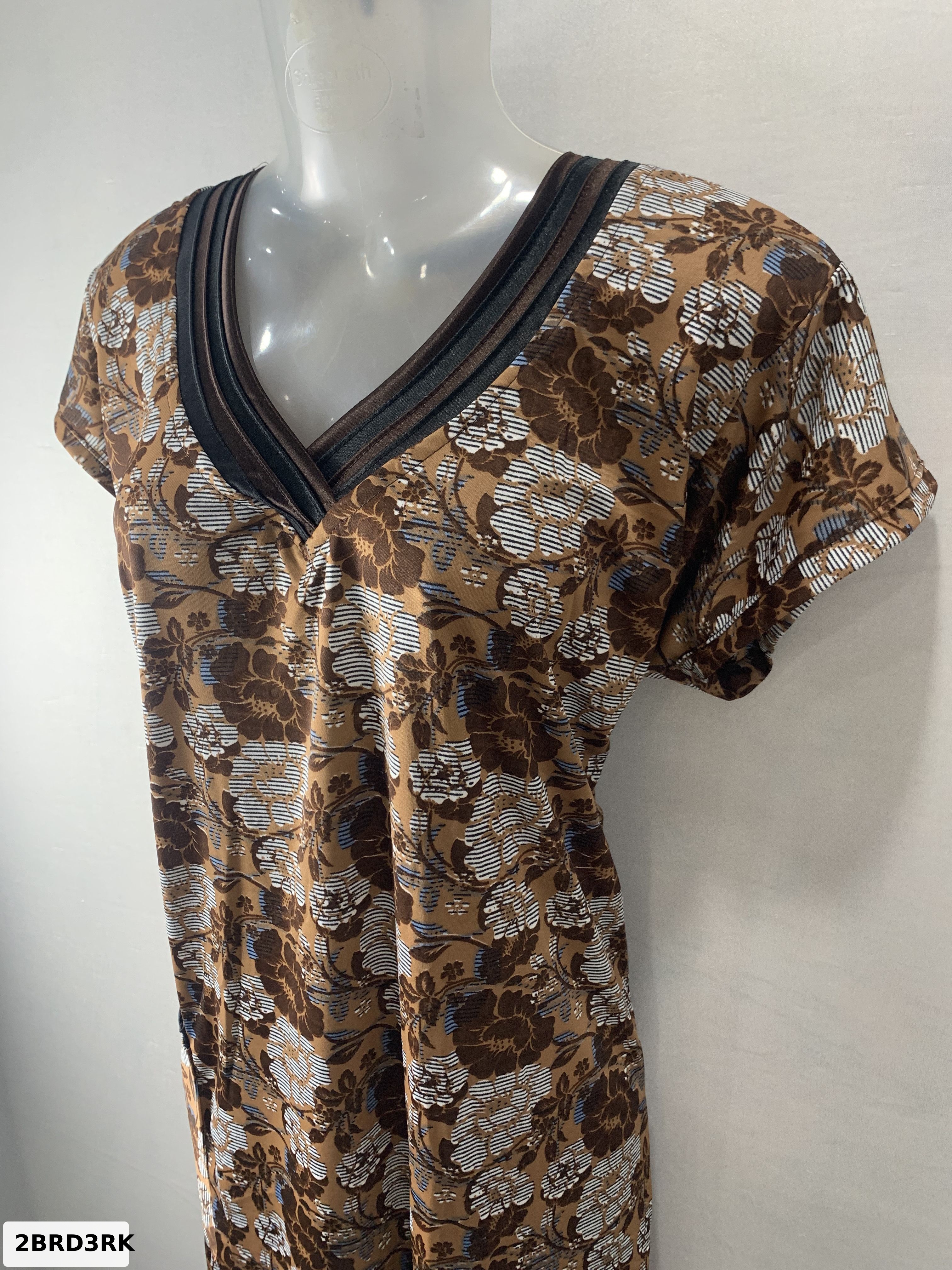 Malai Sareena Fancy Neck Nighty