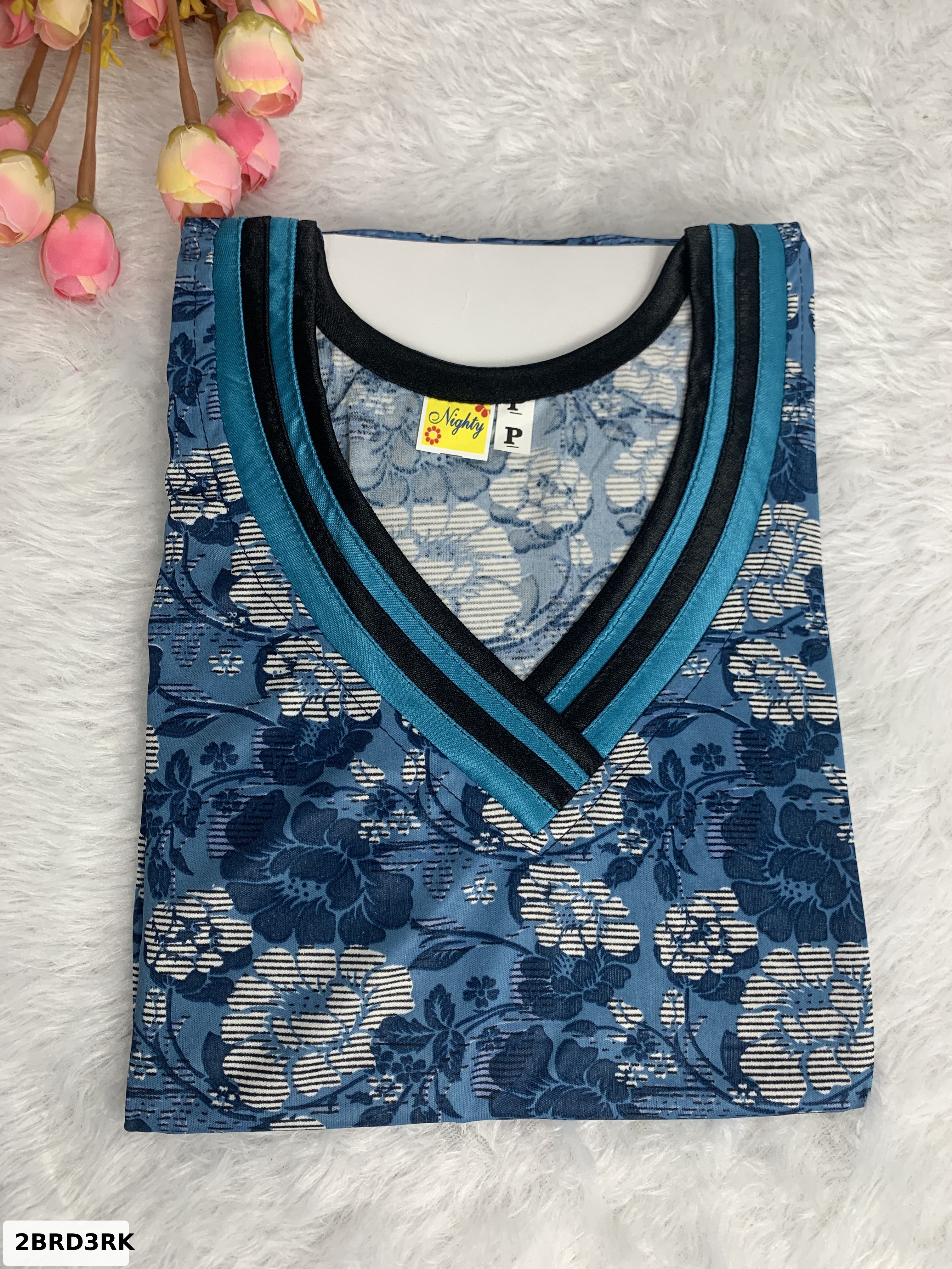 Malai Sareena Fancy Neck Nighty