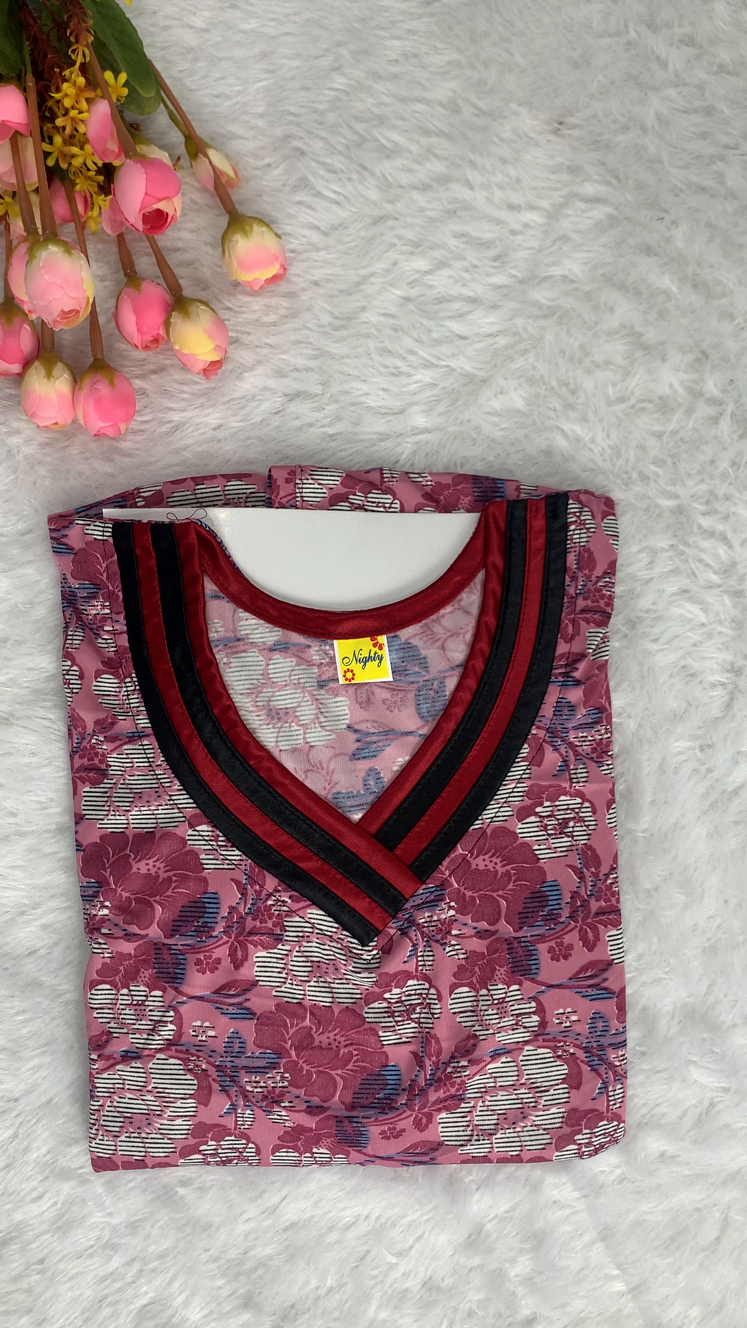 Malai Sareena Fancy Neck Nighty