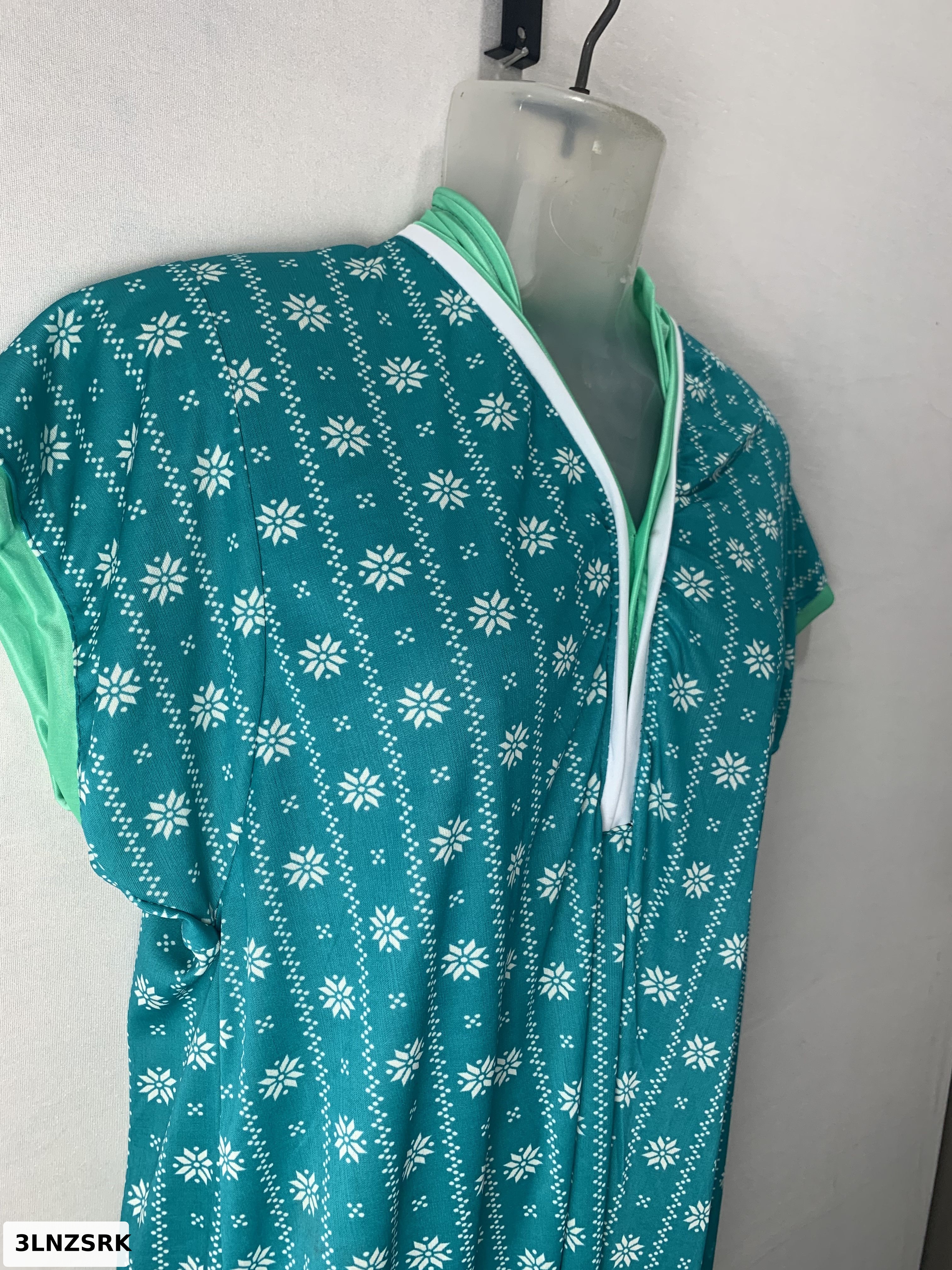 CLOTH SAREE COLLAR NECK NIGHTY