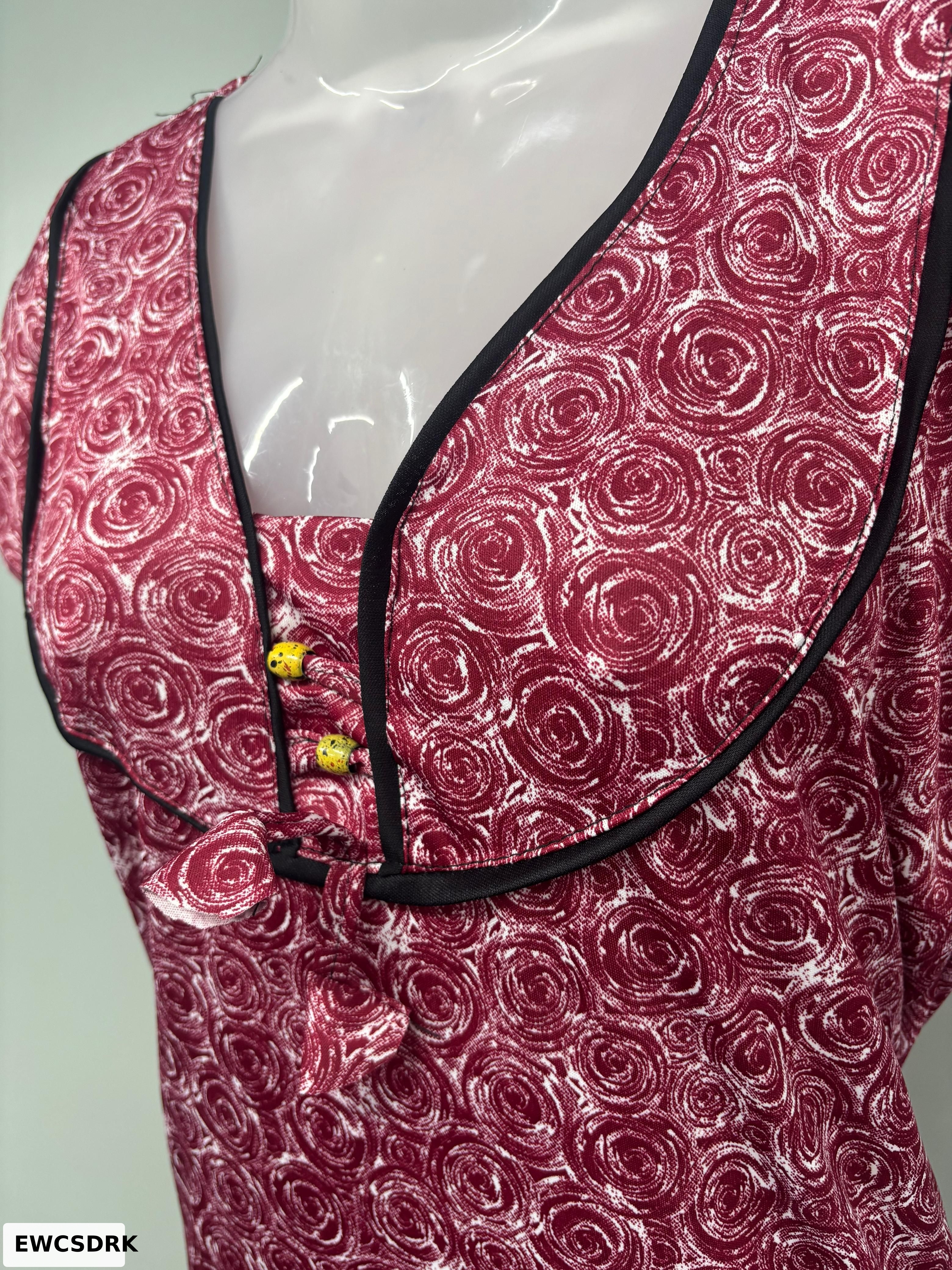 CLOTH HEAVY SAREE DAMRU PIPING NECK