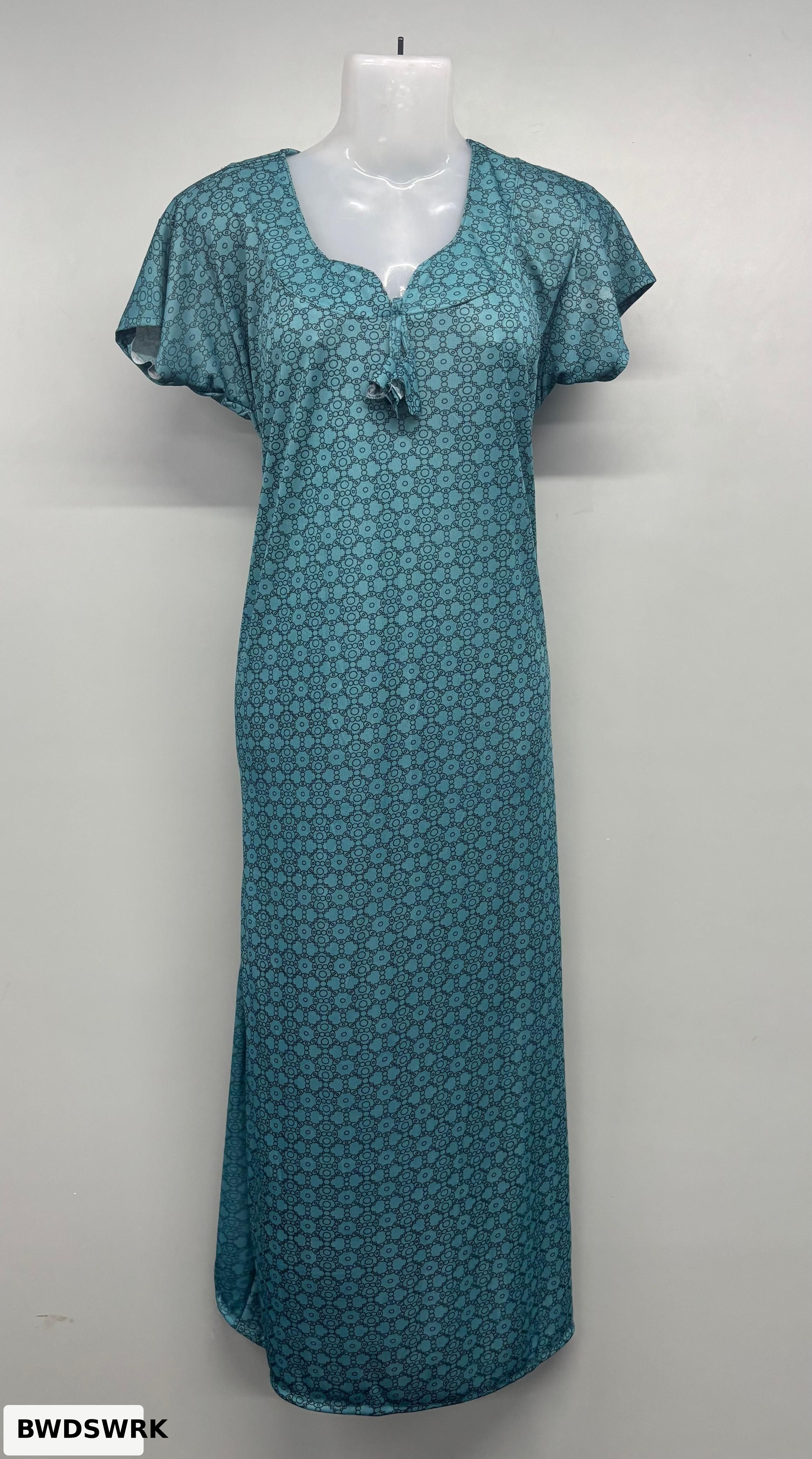 CLOTH SAREE ROUND NECK NIGHTY