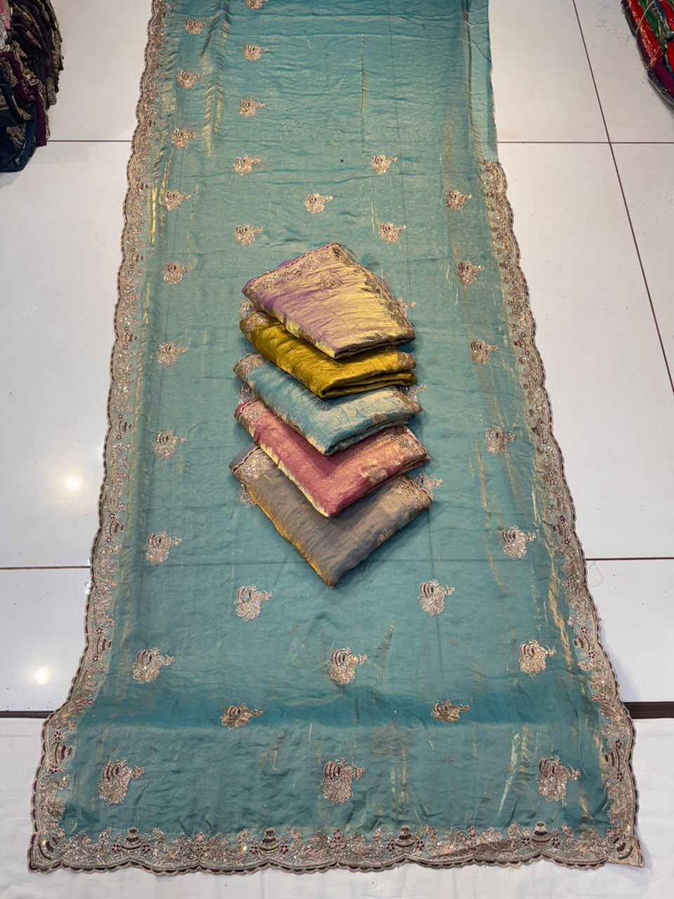 Fendy Satin Light