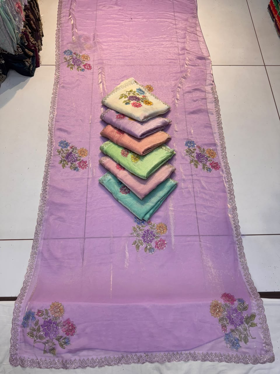 Fendy Satin Agita Print