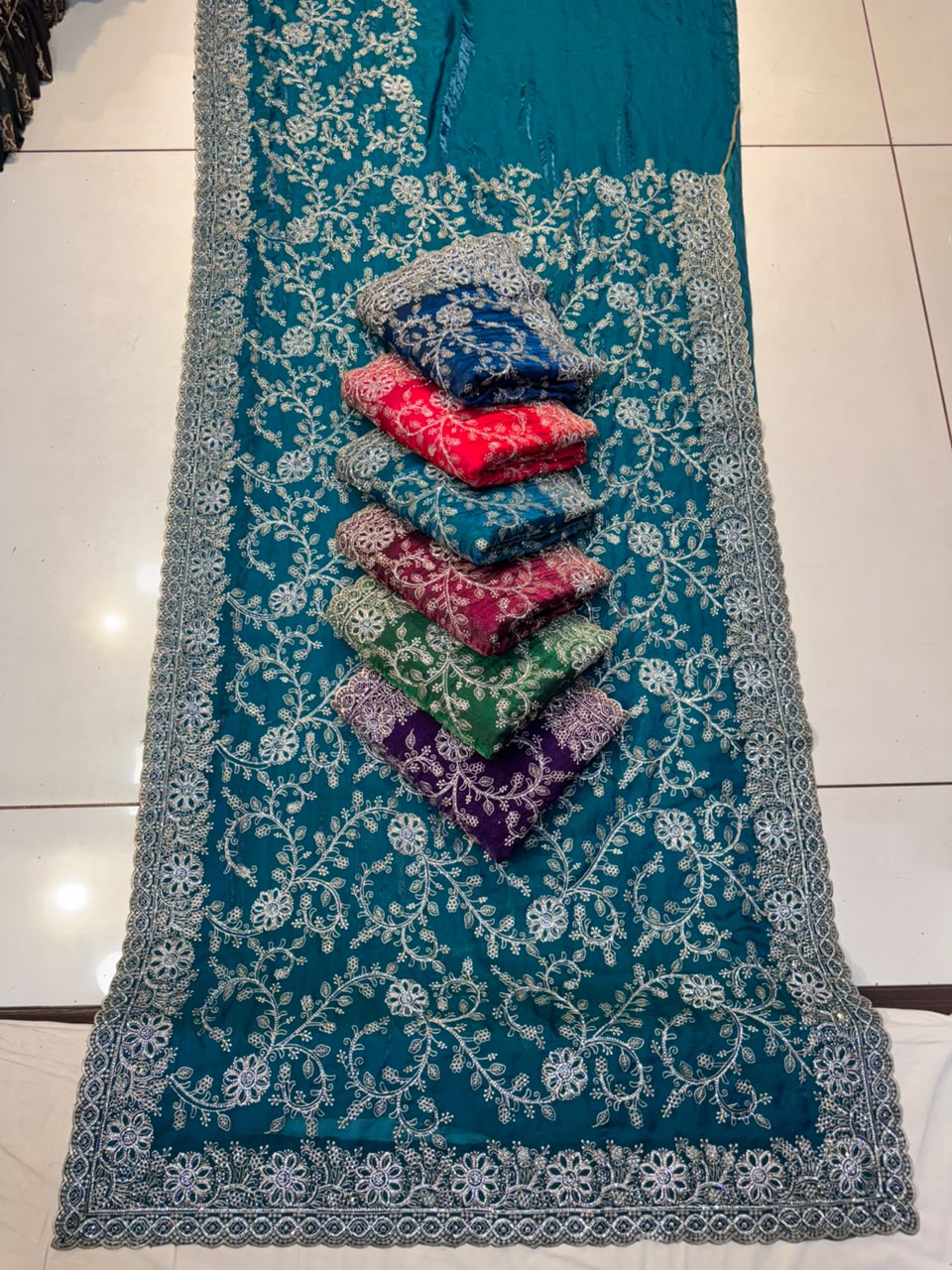 Fendy Satin Dark Multi